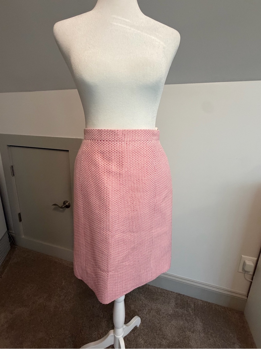 Vintage CHANEL 97C Pink Textured Pencil Skirt